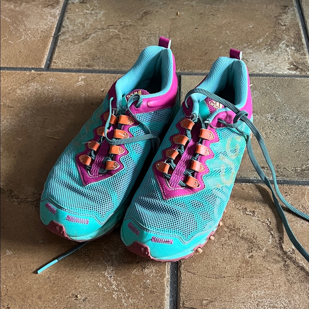 ADIDAS TENNIS SHOES